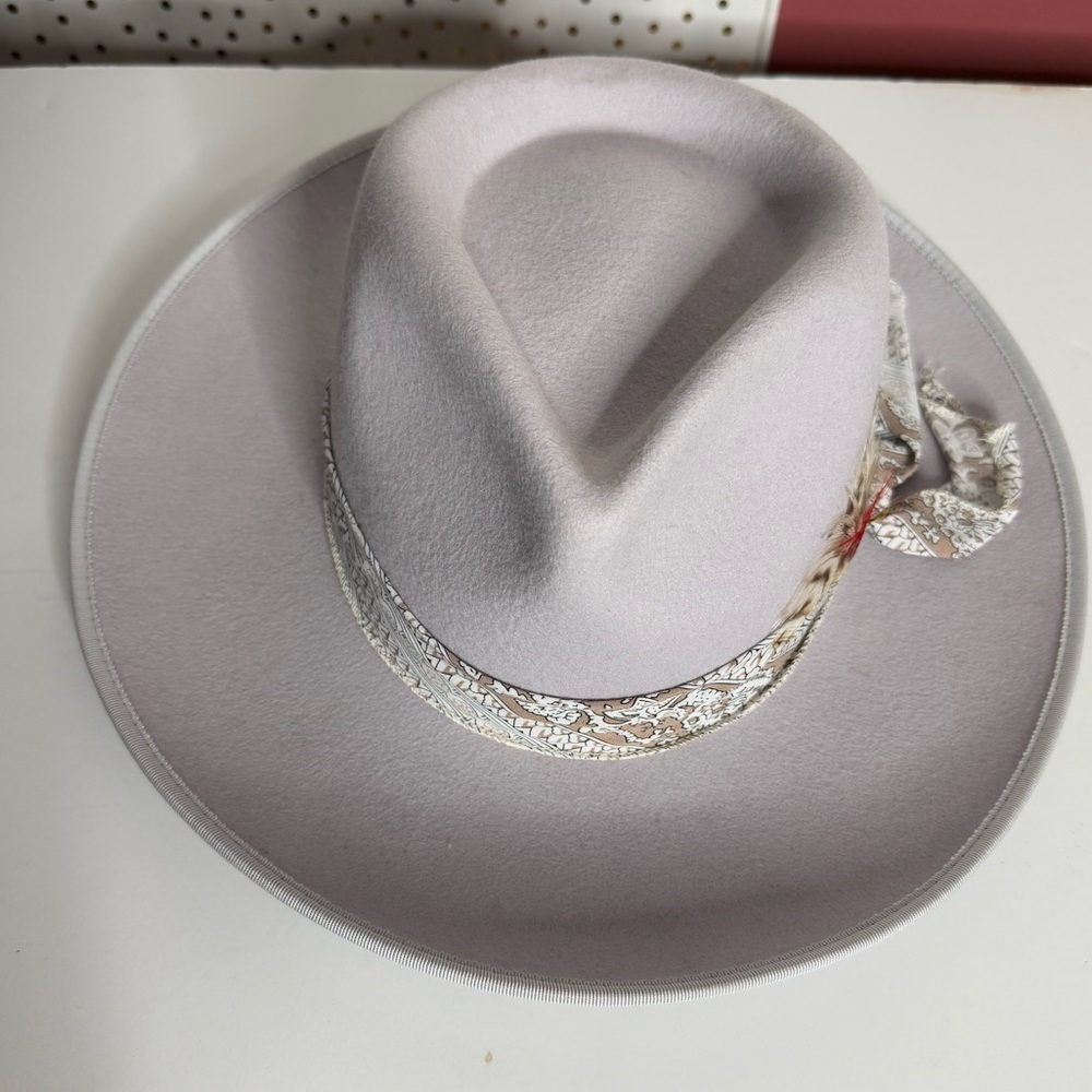 Anthropologie Pale Gray Lavender Wide-Brim Felt Hat with Patterned Band